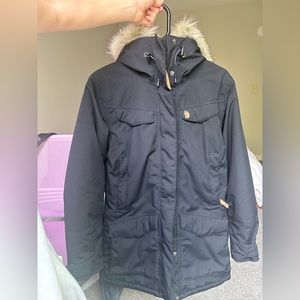 Fjallraven Nuuk Parka XS in Black.